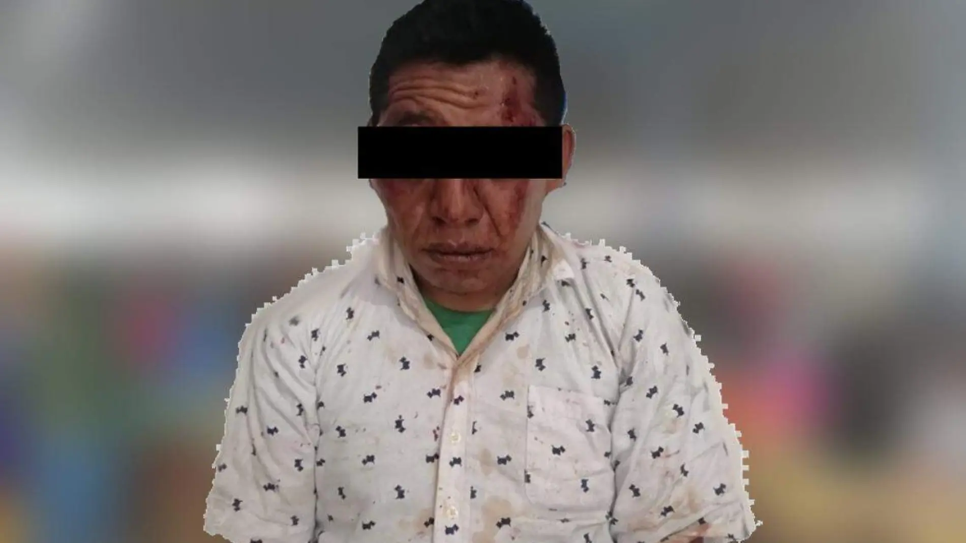 Por el robo de un monedero a una clienta en el tianguis de Huauchinango, un sujeto recibió una golpiza